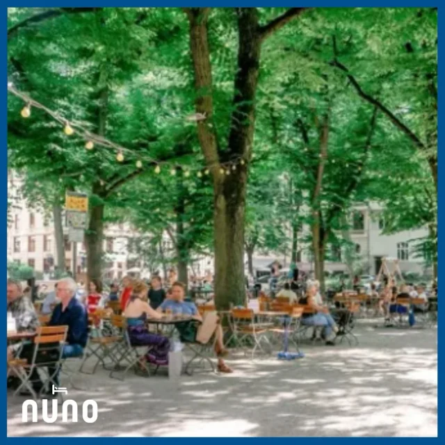 Summer in the City ☀️
Hier ein paar schicke Tipps für Unternehmungen in der Kölner Innenstadt für die kommenden Sommermonate 
Kommt uns besuchen🧡 Köln ist cool 🧡
Biergarten am Rathenauplatz – ein bisschen wie in Frankreich🇫🇷🥖
Großes Kino unter freiem Himmel im Rheinauhafen🍿
Minigolfanlage am Colonius – versteckt und zentral⛳
Draußen im Odonien👩🏻‍🎤
SonnenscheinEtage: Stadtstrand auf dem Parkdeck
Süffige Weinchen mit Rheinblick bei Wein im Veedel
Tretboot fahren am Kalscheurer Weiher
Am Rheinstrand Köllefornia genießen⛱️
(Inspiration & Fotos by #mitvergnuegenkoeln
Summer in the City ☀️
Here are a few chic tips for things to do in Cologne city center in the coming summer months 
Come and visit us🧡 Cologne is cool 🧡
Beer garden at Rathenauplatz - a bit like France🇫🇷🥖
Great open-air cinema in Rheinauhafen🍿
Mini golf course at Colonius - hidden and central⛳
Outdoors at Odonien👩🏻‍🎤
Sunshine floor: City beach on the parking deck
Enjoy a tasty glass of wine with a view of the Rhine at Wein im Veedel
Pedal boating at Kalscheurer Weiher
Enjoy the Rhine beach „Köllefornia „⛱️
(Inspiration & photos by #mitvergnuegenkoeln
#köln #cologne #nuno #nunohtel #booknow (link in bio) #hotelköln #cityhotel #goldhotel #städtetrip #citytrip #kölnhotel #kwartierlatäng #kölncitiy #citycenterhotel #visitcologne