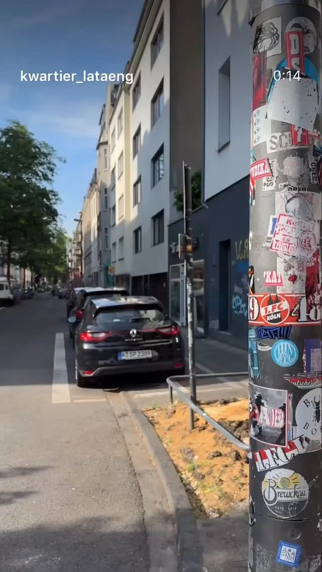 Summer in the city☀
Entspanntes Summerfeeling in unserem schönen Innenstadtviertel
Kommt uns besuchen 🧡 Köln ist cool🧊☀😎 
Stimmung perfekt eingefangen von unserem 📽@kwartier_lataeng
Summer in the city☀
Relaxed summer feeling in our beautiful city centre district
Come and visit us 🧡 Cologne is cool🧊☀😎 
Atmosphere perfectly captured by our beautiful 📽#kwartierlataeng
#booknow (Link in Bio) #nuno #nunohotel #goldhotel #visitcologne #citycenterhotel #hotelsuche #cologne #citiytrip #hotelköln #cityhotel #youarewelcome #willkommen #köln #cologne #verliebtinköln #kölnliebe
