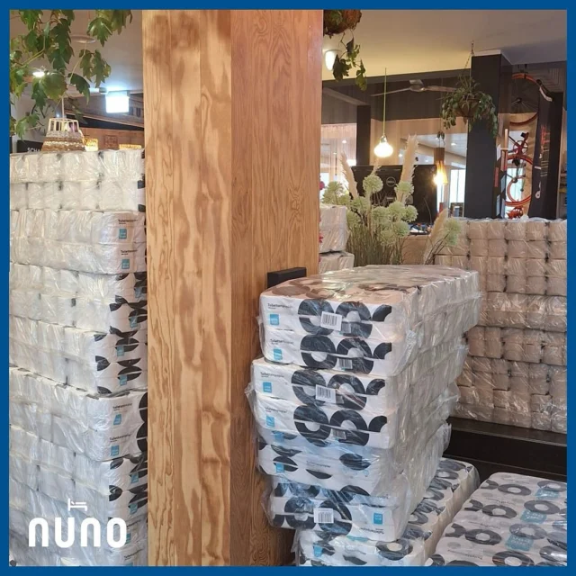 Funfact & kuriose Feiertage: Heute ist der Tag des Toilettenpapiers🧻🧻. Übrigens: So sieht bei uns im Hotel eine Toilettenpapier-Lieferung aus – sie hält schätzungsweise etwa 6 Wochen.
#weisstebescheid 264 Pakete - 3-lagig, extra flauschig aber selbstverständlich recycelt #umweltfreundlich 
Fun fact & curious holidays: Today is Toilet Paper Day🧻🧻. 
By the way: This is what a toilet paper delivery looks like at our hotel – it lasts for about 6 weeks.
#justsaying 264 packs – 3-ply, extra soft but of course recycled #environmentallyfriendly #hotellife #weloveourguests #nunohotelköln #nuno #goldhotel #citycenterhotel #booknow (link in bio) #hotelköln #kölncity #köln #cologne  #visitcologne #citytrip  #kölnhotel #travelcologne #kwartierlatäng #travelgermany #nationaltoiletpaperday #funfact